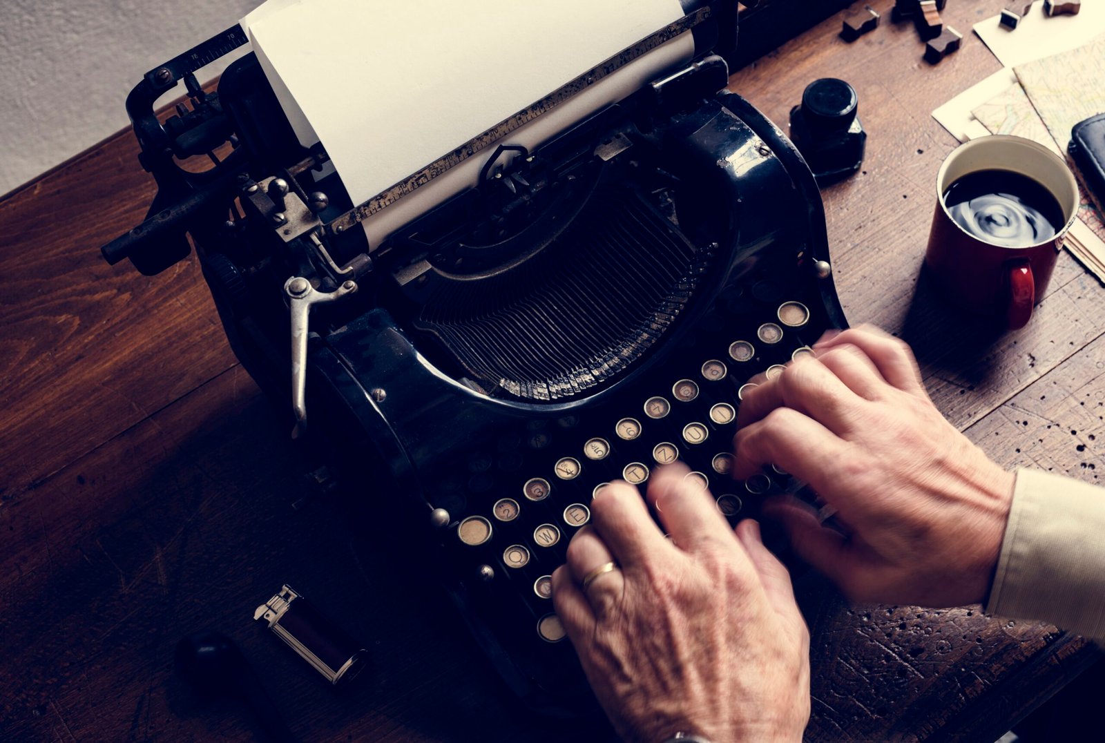 escritores, novelistas